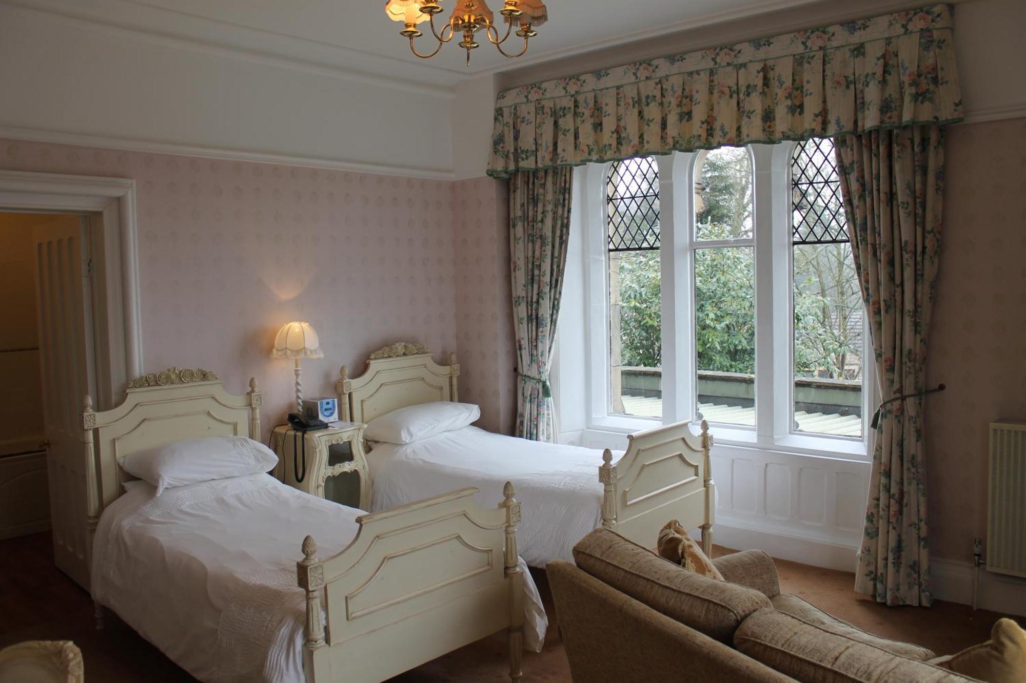 Oakwood Hall Hotel Bingley Esterno foto