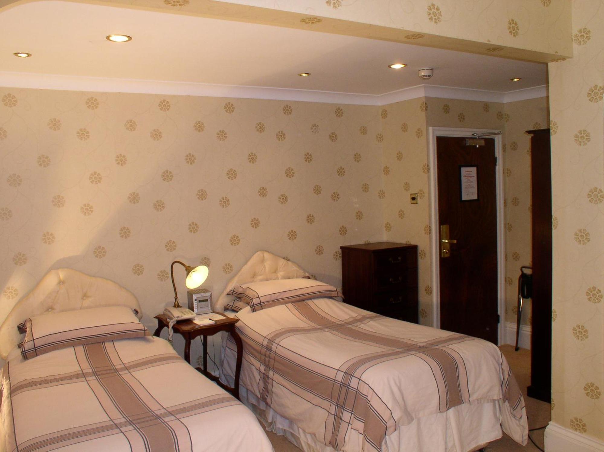Oakwood Hall Hotel Bingley Esterno foto